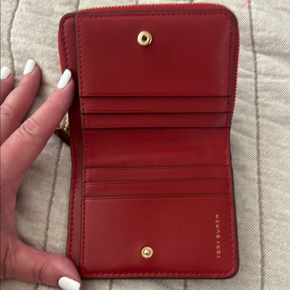 Tory Burch Red Quilted Leather Wallet. Extremely excellent condition. Almost new - Picture 2 of 2